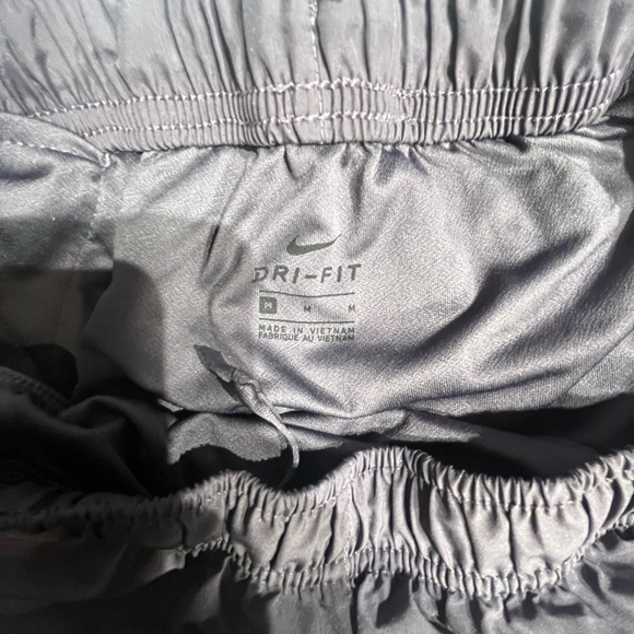 Nike Running Shorts - Picture 3 of 4